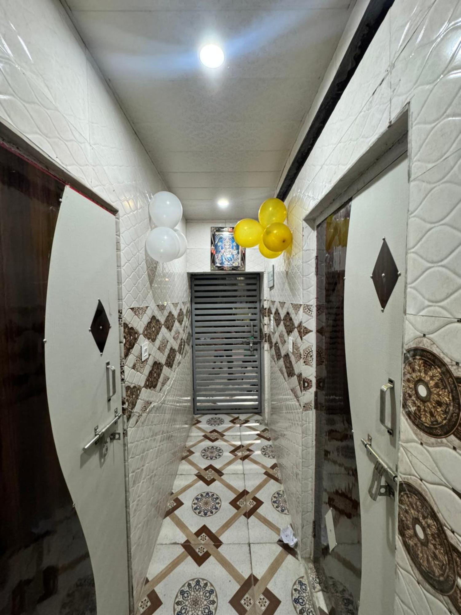 Pakhi Residency Hotel Vrindāvan Eksteriør billede
