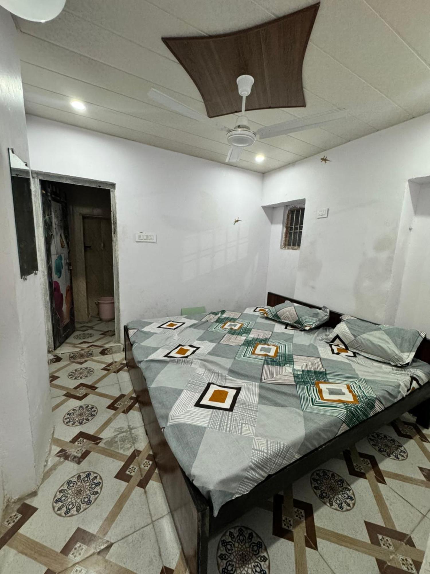 Pakhi Residency Hotel Vrindāvan Eksteriør billede