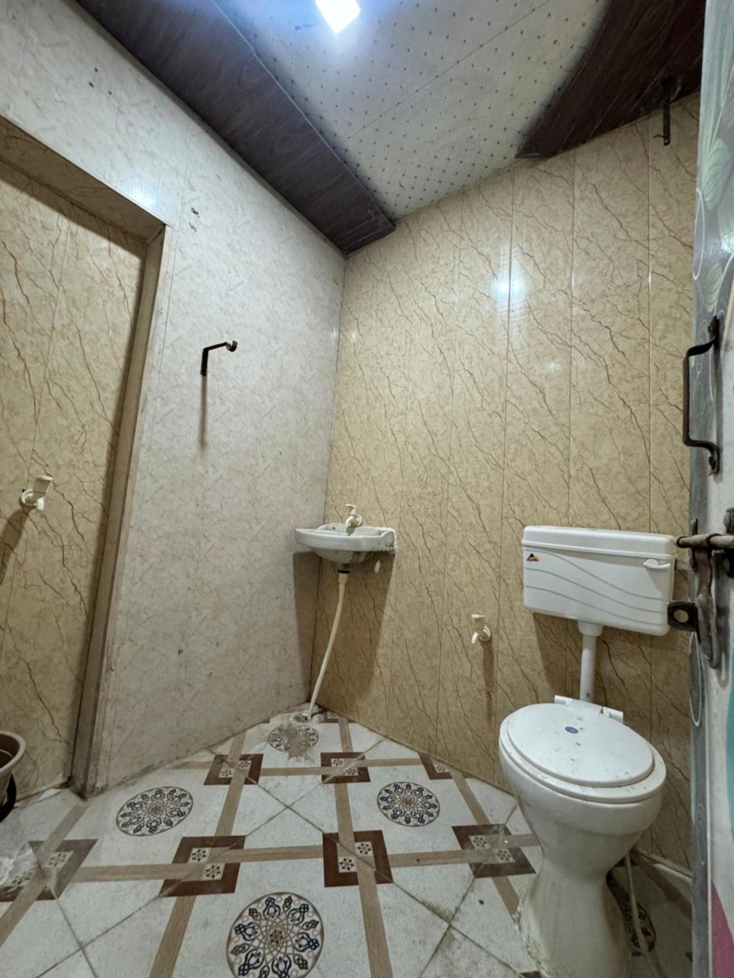 Pakhi Residency Hotel Vrindāvan Eksteriør billede