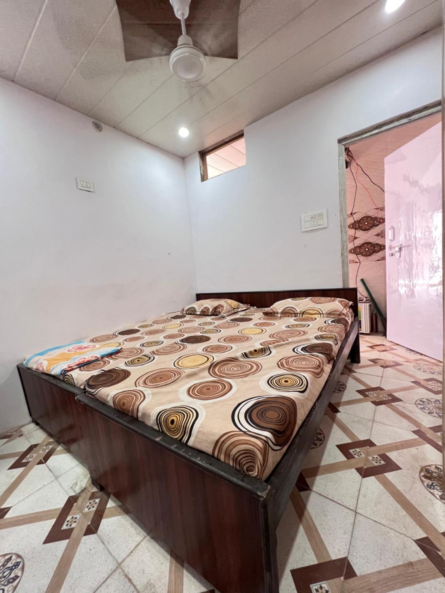 Pakhi Residency Hotel Vrindāvan Eksteriør billede